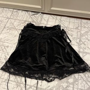 black skirt with lace ribbon and zipper